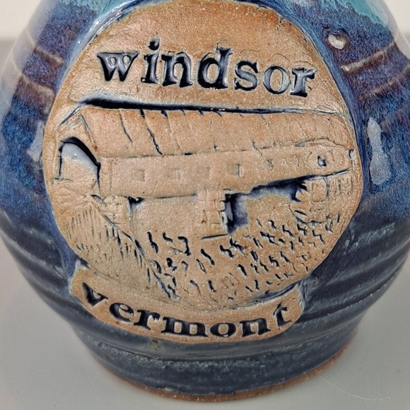 Windsor Vermont Artisan Pottery Creamer Signed - Picture 2 of 6